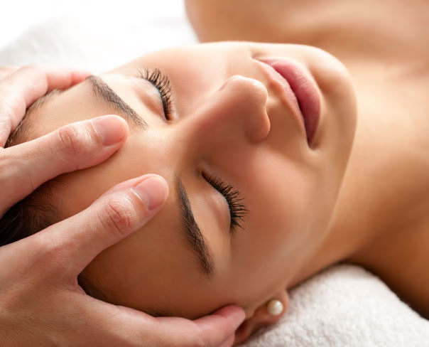 Kraniosakrale Behandlung am Kopf